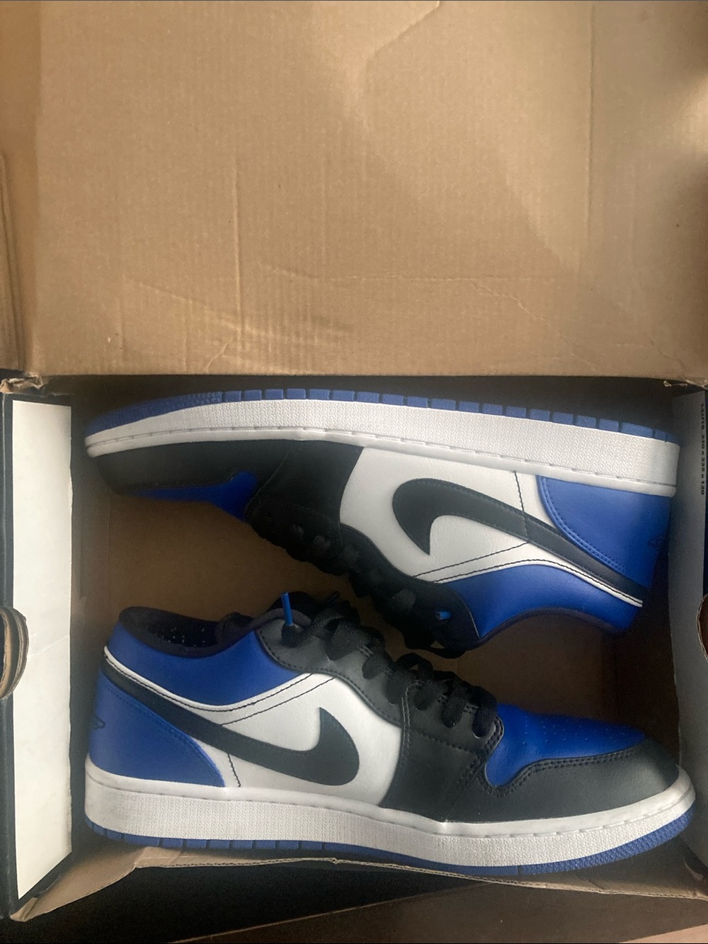 Nike Men’s Low Top Sneakers in Black/White/Blue